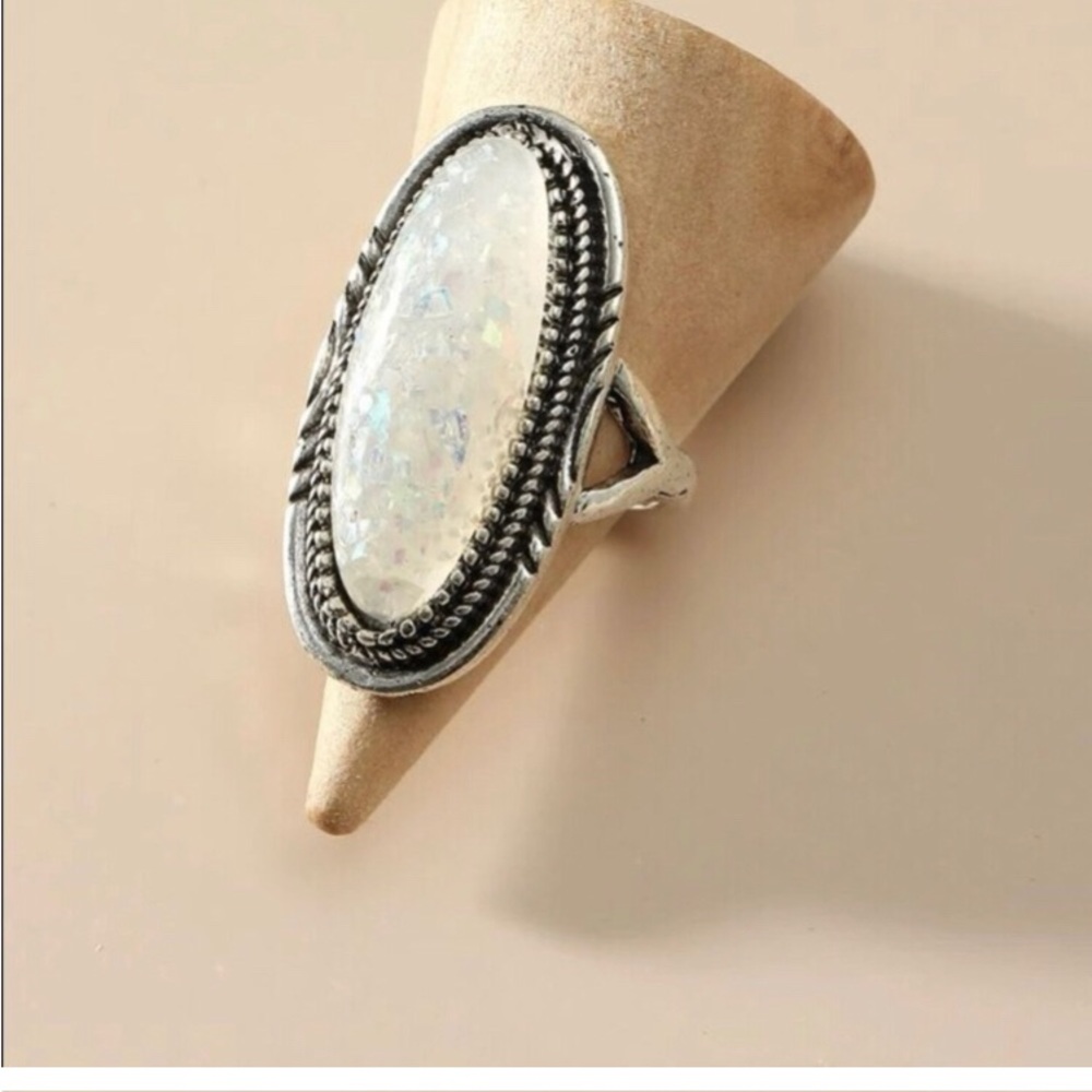 Statement ring - Picture 1 of 2